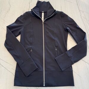 Lululemon zip up. Size 6.